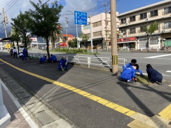 お店周りのお掃除しました！